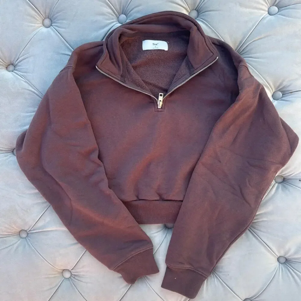 Aritzia perfect condition brown quarterzip
